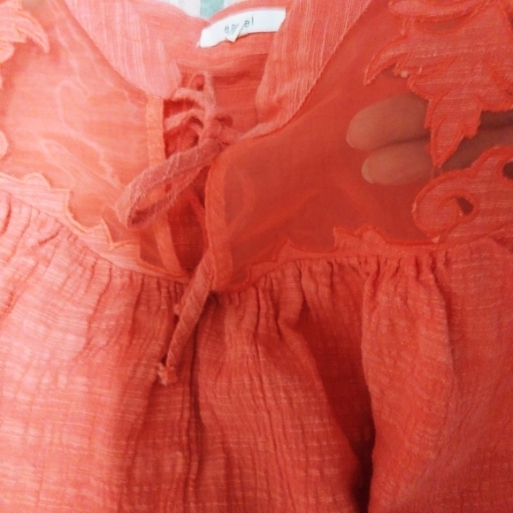 Easel Sleeveless Top - Picture 3 of 7